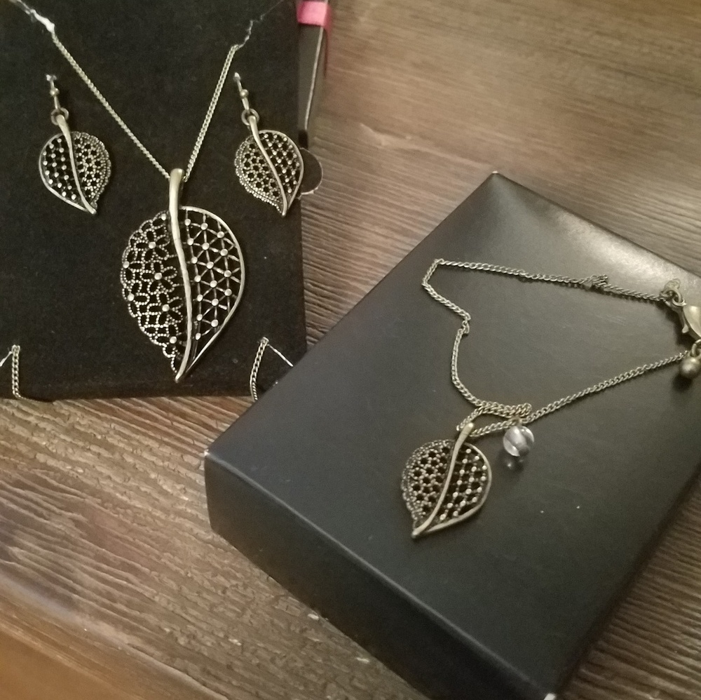 Necklace Set